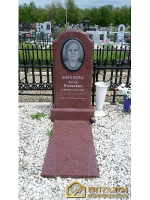 Памятник из цветного гранита 8 — ritualum.ru